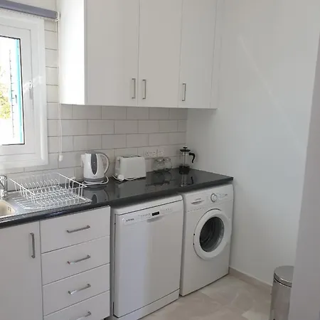 아파트 Ikaria Village Maisonette 12 파포스