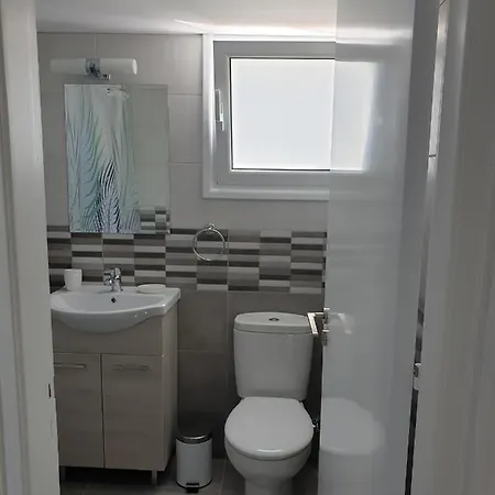 Ikaria Village Maisonette 12 아파트 파포스